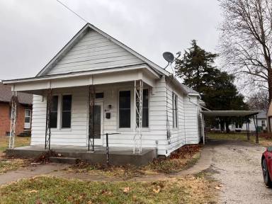 Main picture of 814 N Saint Louis St