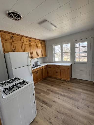 Main picture of 1209 W 1st St