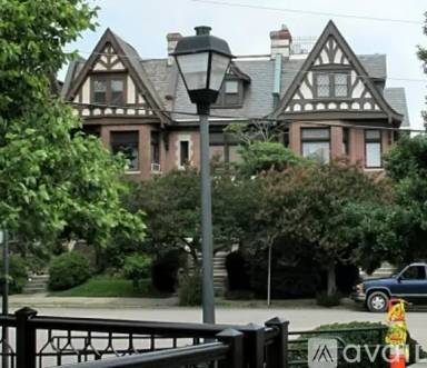 Main picture of 408 Mowbray Arch