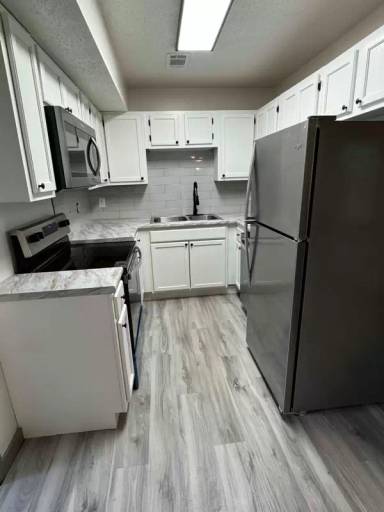 Main picture of 203 Hillsboro Rd