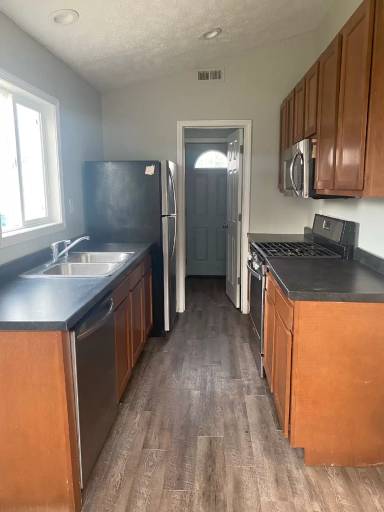 Main picture of 3718 York St