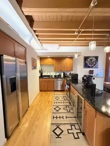 Main picture of 111 Beach St
