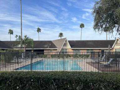 Main picture of 600 W Fern Ave