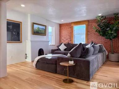 Main picture of 100 W Marcy St