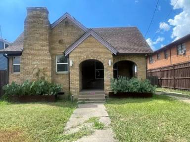 Main picture of 3819 Roseland Ave