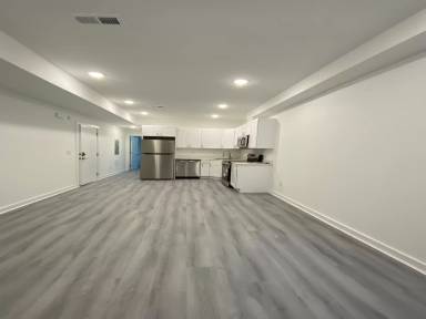 Main picture of 624 N 38th St