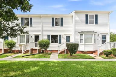 Main picture of 134 Oakmont Dr
