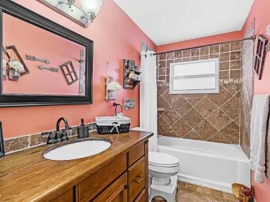 Main picture of 11546 NW 41st St