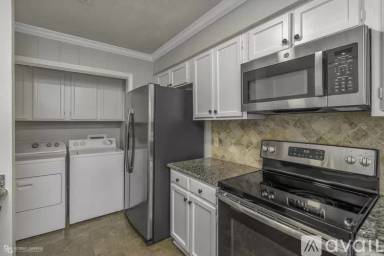 Main picture of 10149 Saratoga Dr