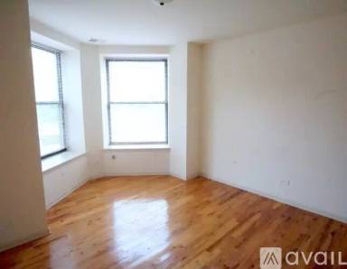 Main picture of 1311 W Leland Ave