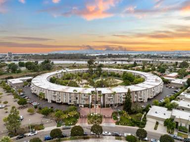 Main picture of Pacific Isle Condominiums