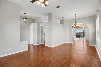 Main picture of 8056 Bracken Ln