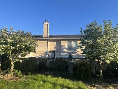 Main picture of 2501 SW Findlay St