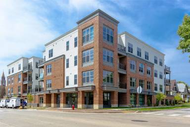 Main picture of 2420 E Capitol Dr