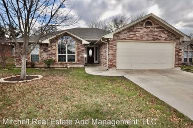 Main picture of 505 Sweetwater Dr