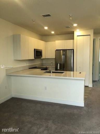 Main picture of 10229 NW 64th Ter