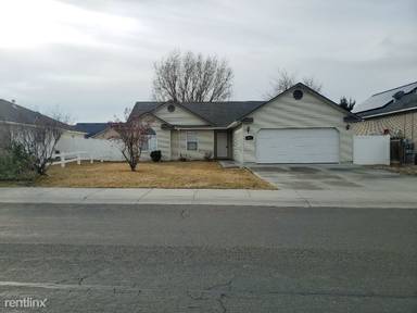 Main picture of 921 Caswell Ave W