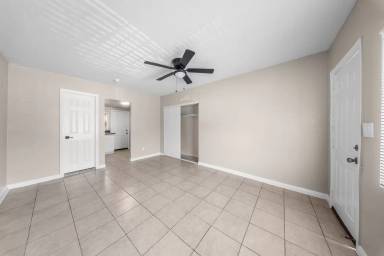 Main picture of 2241 E 19th St