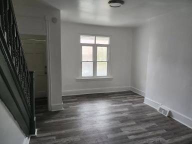 Main picture of 706 E 22nd St