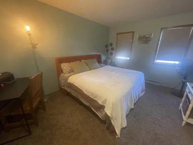 Main picture of 1612 W Olive St