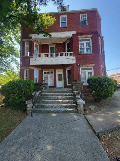 Main picture of 811 Walker Ave