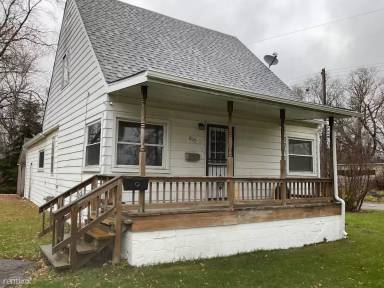 Main picture of 802 Tacken St