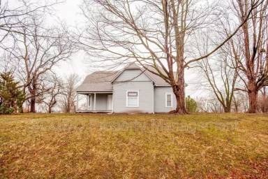 Main picture of 3701 NE 35th St