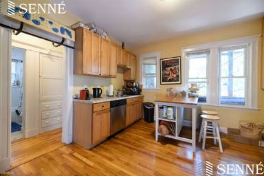 Main picture of 114 Elm St