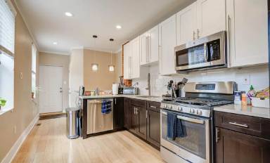 Main picture of 811 E Girard Ave