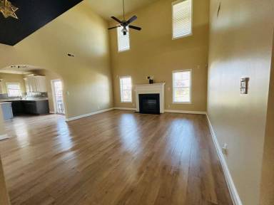 Main picture of 3504 Castlefield Ln