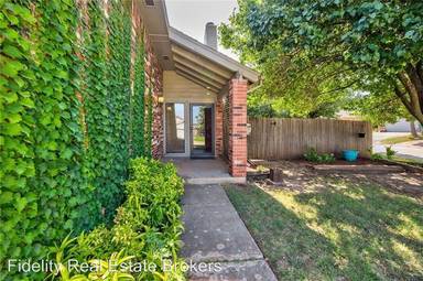 Main picture of 12900 Sue Ct