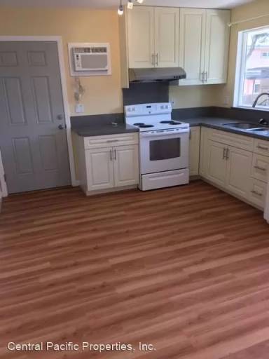 Main picture of 930 22nd Ave