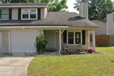 Main picture of 138 Holland Park Cir