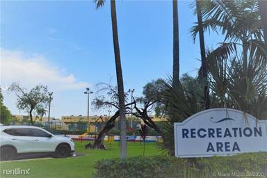 Main picture of 9359 Fontainebleau Blvd
