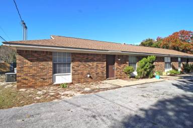 Main picture of 3400 Green Briar Ct