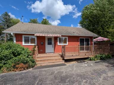 Main picture of 605 Vincent Rd