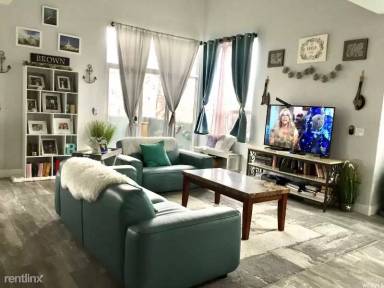 Main picture of 10384 S Clarks Hill Dr