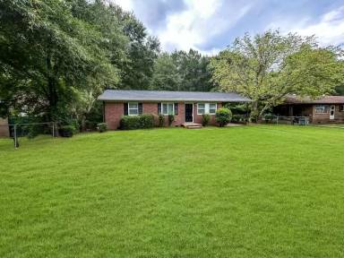 Main picture of 2741 Mary Ave