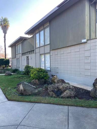 Main picture of 304 E Almond Ave