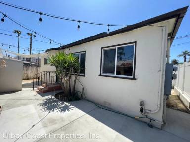 Main picture of 4356 1/2 39th St