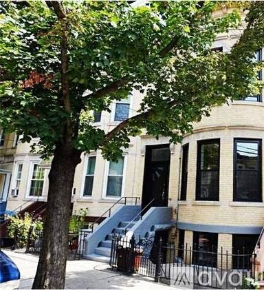 Main picture of 7253 61st St