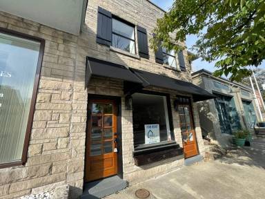 Main picture of 713 Main St