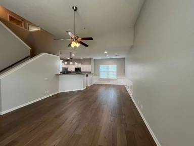 Main picture of 632 Creekbend Ln