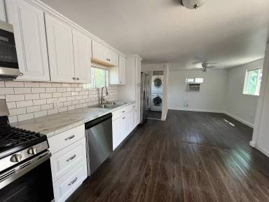 Main picture of 3337 Poplar St