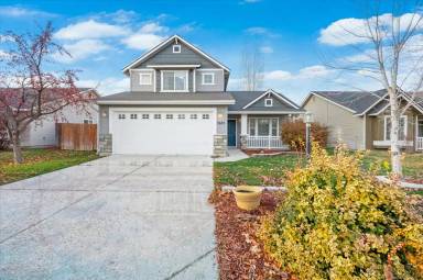 Main picture of 3685 S Creekwood Way