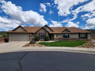 Main picture of 289 S House Rock Cir