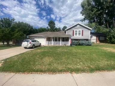Main picture of 1519 Yount St