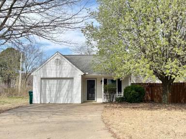 Main picture of 2411 W Ash St