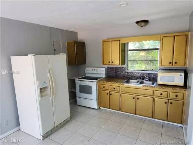 Main picture of 1437 N Andrews Ave
