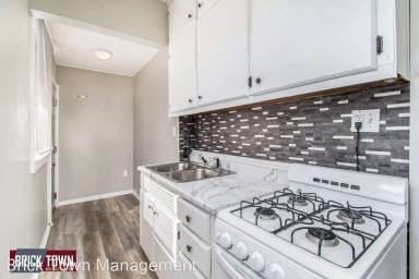 Main picture of 221 N 30th St
